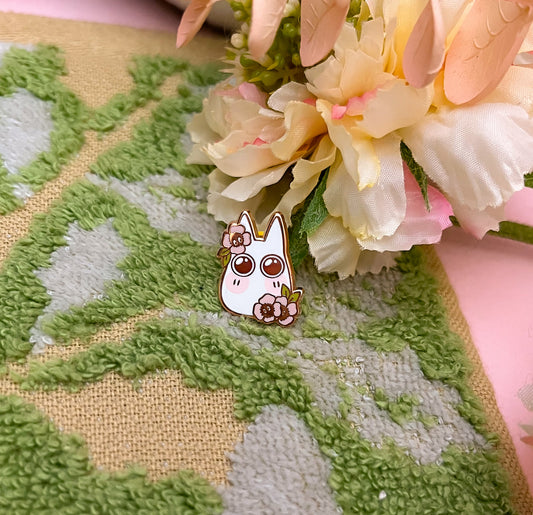 WHITE TOTORO PIN