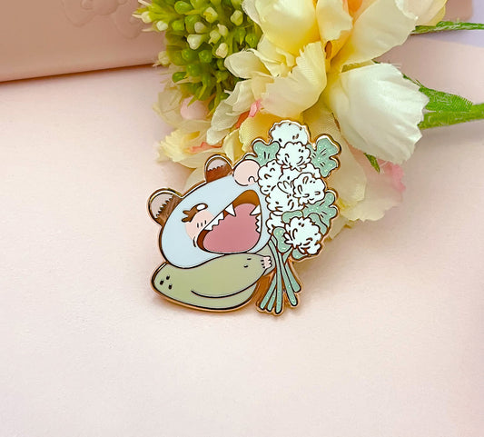 POSSUM CLOVERS PIN